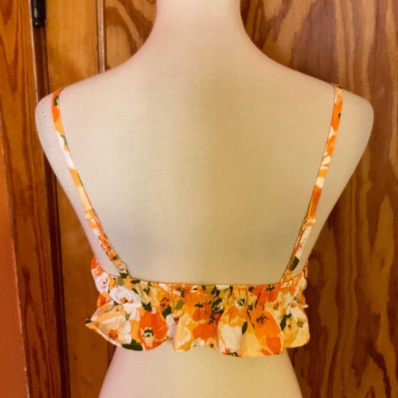 3 for 20 $ bundle Divided bright floral crop top - Picture 8 of 8
